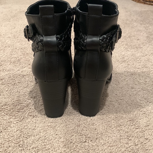 Ankle high heel boots size 9 - Picture 4 of 5